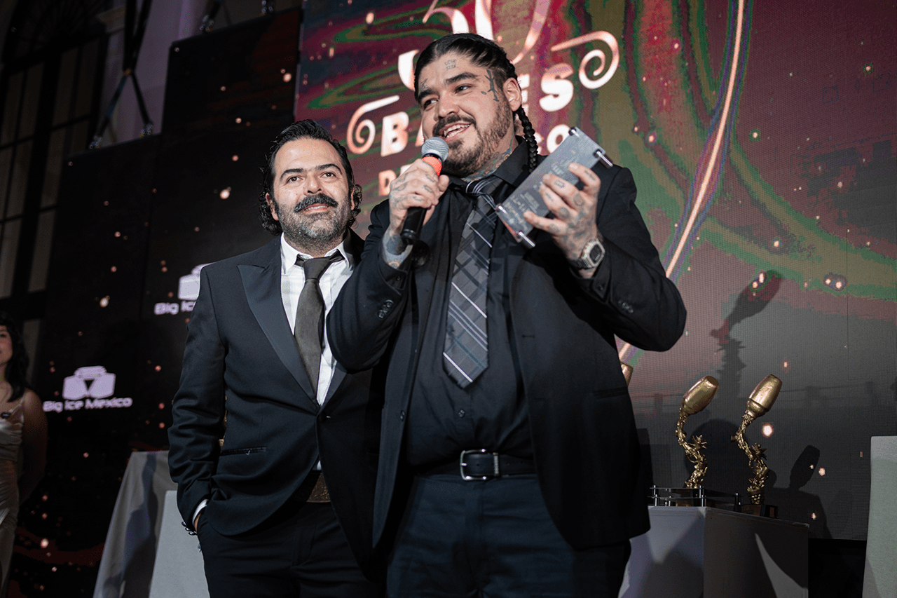 shaker-awards-by-invisible-colectivo-21